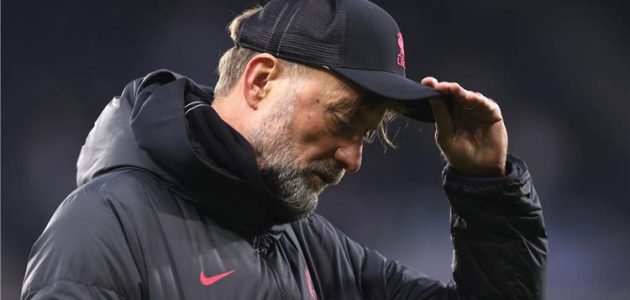 ذا أثلتيك توضح موقف ليفربول من إقالة كلوب