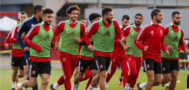 مران الأهلي | كولر يحاضر اللاعبين بالفيديو استعدادًا لمباراة فاركو في الدوري.. وغياب بيرسي تاو